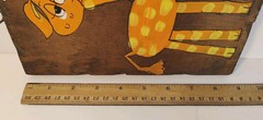 ’60s ’70s Hand-painted Folk Art Smiling Giraffe on Wooden Plank 9 in Tall x 5″