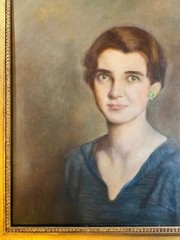 Large American School „Formal Female Portrait“ Oil Painting – Signed/Framed