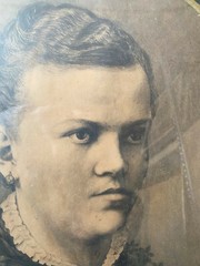 Portrait Lady Young Girl Illegibly Signed 188..? Frame Founder Time