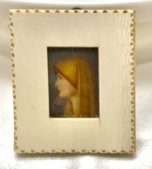 VTG MATY MINIATURE PAINTING ‚LADY IN PROFILE‘, IVORINE/GLASS FRAMED, c1910 vg