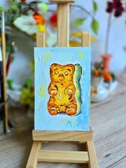 Gummy Bear Yellow Oil Painting 10×15 cm Pastose Technique Painting on Canvas Fabric