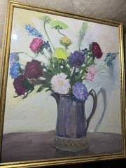 Large „Cup Of Flowers Scene“ Oil Painting – Framed