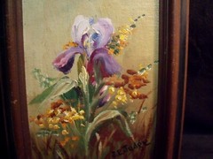 CHARMING 5″ BY 7″ J.E. JUDGE (JANET GREENLEAF) IRIS / WILDFLOWER OIL PAINTING
