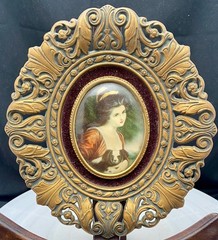 VTG MINIATURE CAMEO PORTRAIT, ‚LADY HAMIL’TON‘, OPENWORK WOODEN FRAME, c1950 vg