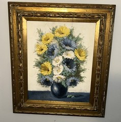 BEAUTIFUL VINTAGE FLORAL PAINTING IN GOLD ORNATE FRAME 27”x23.5”SIGNED