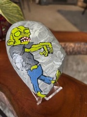 Original Hand Painted Rock/Stone „Zombie“ Collectible Art Garden Decor