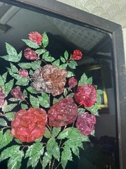 Large Antique Folk Art Tinsel Foil Reverse Artwork „A Floral Scene“ – Framed