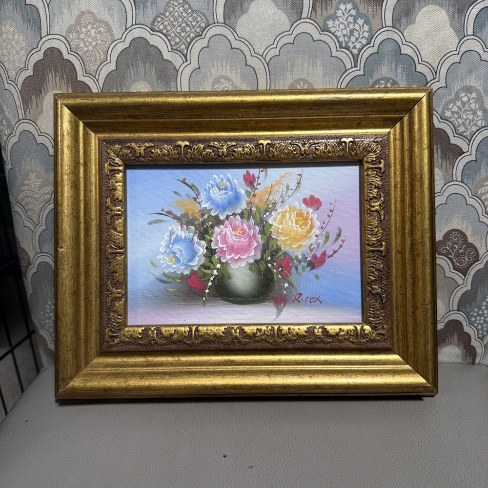 „A Vase of Flowers Scene“ Oil On Board Painting – Framed Robert Cox Signed
