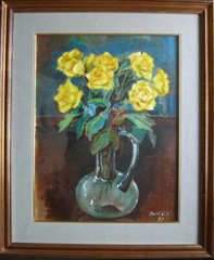 Derri C.L. Stillleben Roses Yellow Vase Table Room Green Leaves Shadow Sign
