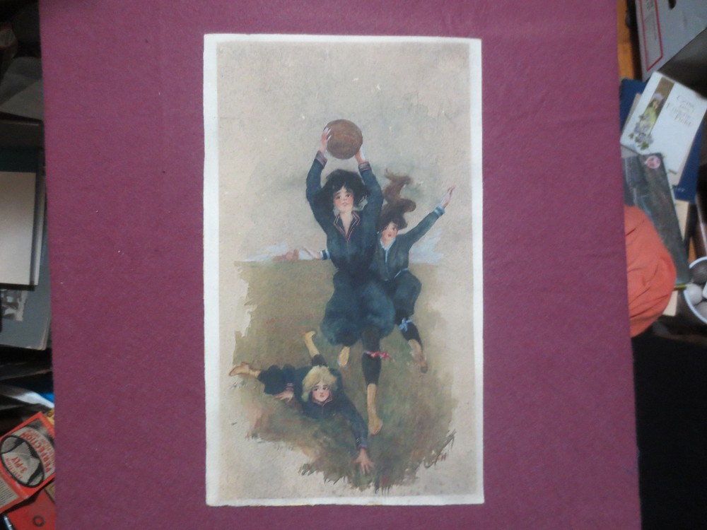 ORIGINAL SIGNED WATERCOLOR PAINTING „GIRLS PLAYING FOOTBALL/SOCCER“ c1912 SPORTS