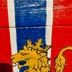 NORWAY NORWEGIAN COAT OF ARMS ON WOOD 20″x 21+“ WALL HANGING HAND PAINTED