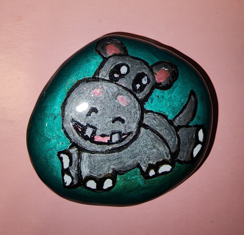 hand painted rocks – hippo