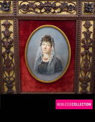 LARGE 5.67 in. ANTIQUE EARLY 1800s FRENCH MINIATURE HAND PAINTED WOMAN PORTRAIT