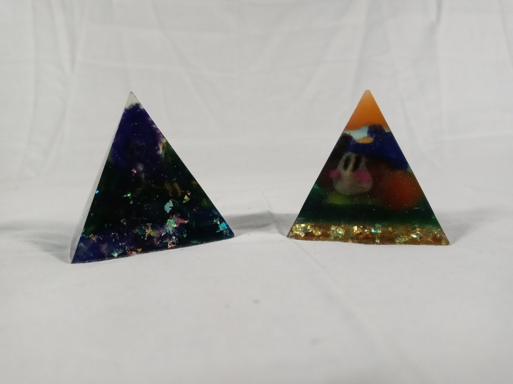 Original Handmade 2 Cute Resin 3D Art Triangles New Mini Bundle