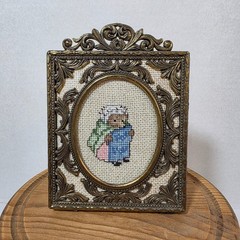Vintage Italian Brass Frame with Cross Stitch House Mouse Oval 5.5″ Frame