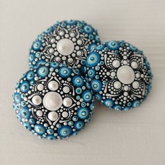 Set of 3 blue/pearl snowflake mandalas painted on rocks, Mandalas on rock