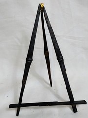 „Monument Valley“ Sand Painting SIGNED & by Wilson Price Sr. w/ Vtg Steel Easel