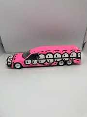 Grafitti Artist Sweettoof Hand Painted & Signed 6 Inch Limo Acrylic Amazing