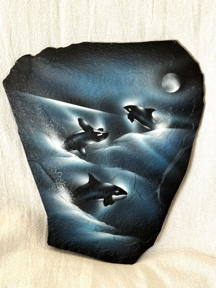 NEW Bay Life Art Natural Slate w/ Painted Orca Pod Design 7 1/4″ w x 8 “ h