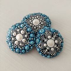 Set of 3 blue/pearl snowflake mandalas painted on rocks, Mandalas on rock