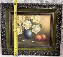 Original Oil Painting on Canvas „Roses In A Vase“ Black & Gold Frame Signed
