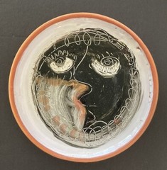 Hand Painted Signed 8″ Terra Cotta Pottery Abstract Face Art Plate Dated 2000