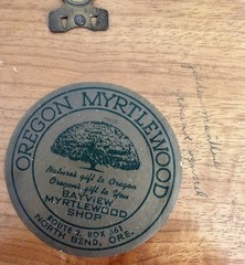 VTG 1970’s Oregon Myrtle Wood 6″ Round Painted Scene Wall Hanging Chipmunk