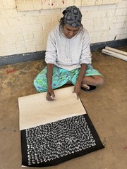 Roseanne Morton Petyar, Authentic Aboriginal Art.Size,100cm x 50cm Medicine Leaf