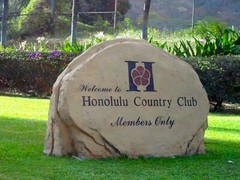 ORIGINAL OIL „Old Hawaiian Homestead, Leis 4 – Slippers by the Door