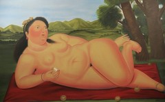 „Colombiana“ Reclining Nude Woman Oil Painting in the Manner of Fernando Botero