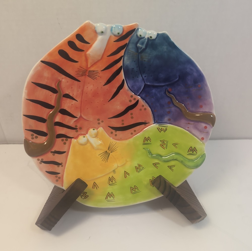 Studio Designworks Hand-painted Cat Plate – Made In China – Microwave/Dishwasher