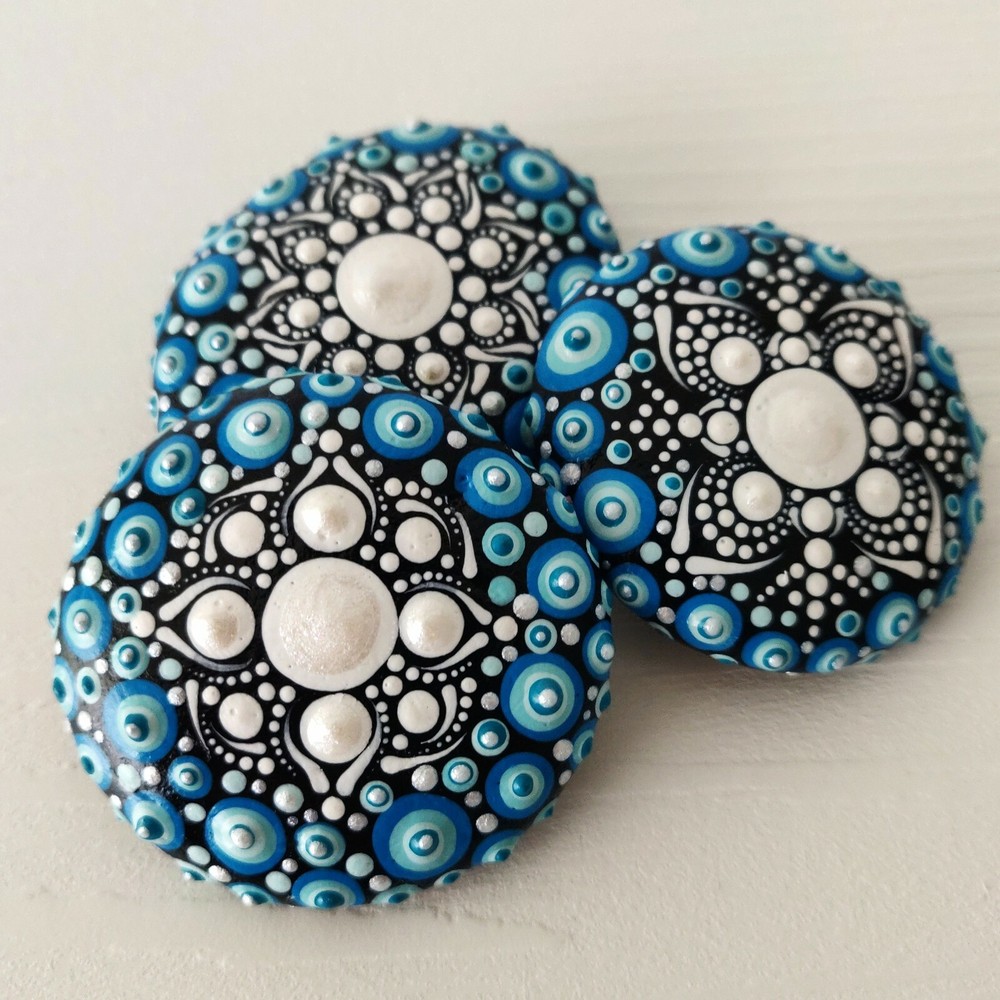 Set of 3 blue/pearl snowflake mandalas painted on rocks, Mandalas on rock