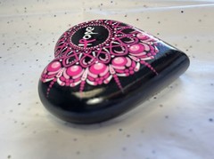 Artisan Hand Painted Handmade Rock Breast cancer Awareness „Hope“ Mandala #B