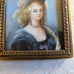 SUPERB ANTIQUE LATE 19th CENTURY HANDPAINTED ELEGANT WOMAN MINIATURE 1890’s