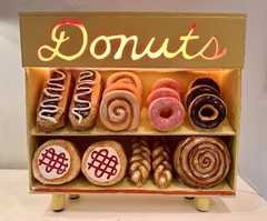 DONUTS POP ART Light Up Sign Sculpture Artist Signed Trinja Henrickson