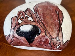 Hand Painted Rock „Cute Hound Dog” Garden Decor Art Collectible Paperweight Gift
