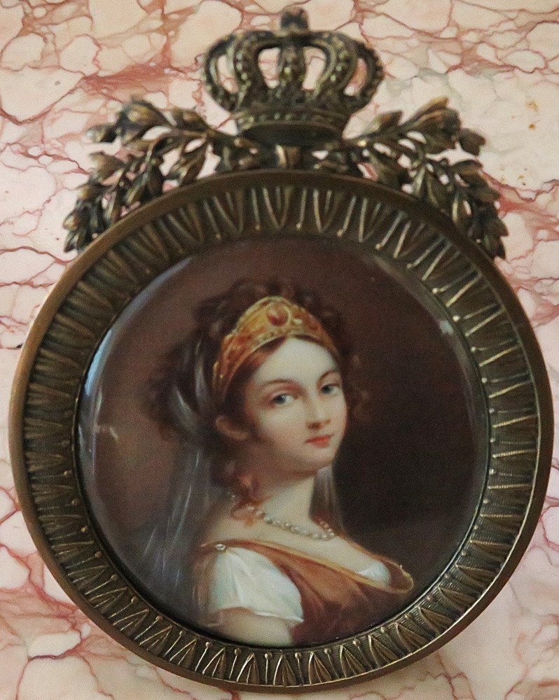 ANTIQUE MINIATURE PORCELAIN PORTRAIT OF GIRL EASEL STUNNING FRAME 3″ X 4 1/2″