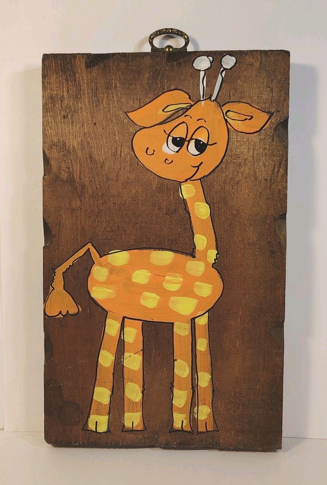 ’60s ’70s Hand-painted Folk Art Smiling Giraffe on Wooden Plank 9 in Tall x 5″