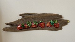 Vintage 3-D Strawberries Acrylic On Driftwood Painting Folk Art Detail Hanging