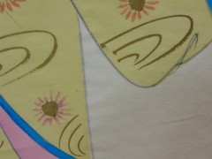 VINTAGE ASIAN JAPANESE GEISHA PAINTING OLD ON SILK YELLOW KIMONO SIGNED UMBRELLA