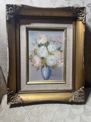 Vintage „A Still Life With Vase Of Flowers Scene“ Oil Painting – Framed