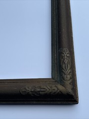 ANTIQUE ORNATE FRAME FOR PAINTING OR PRINT SITE SIZE 22 BY 28 INCHES LARGE